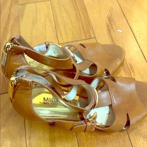 Shoe